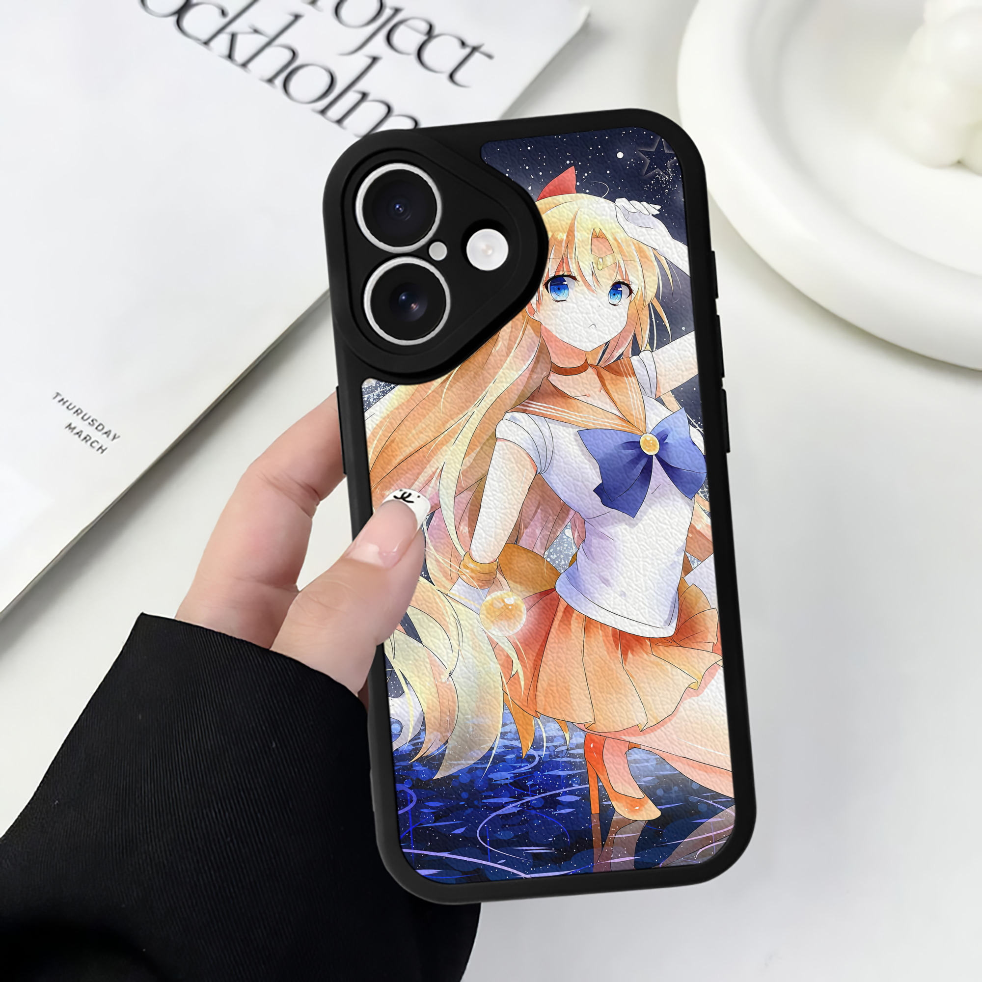 （画像用） 美少女戦士セーラームーン Sailor Moon 【iPhone 16シリーズ対応】シリコンスマホケース（レザー調） 材質：シリコン